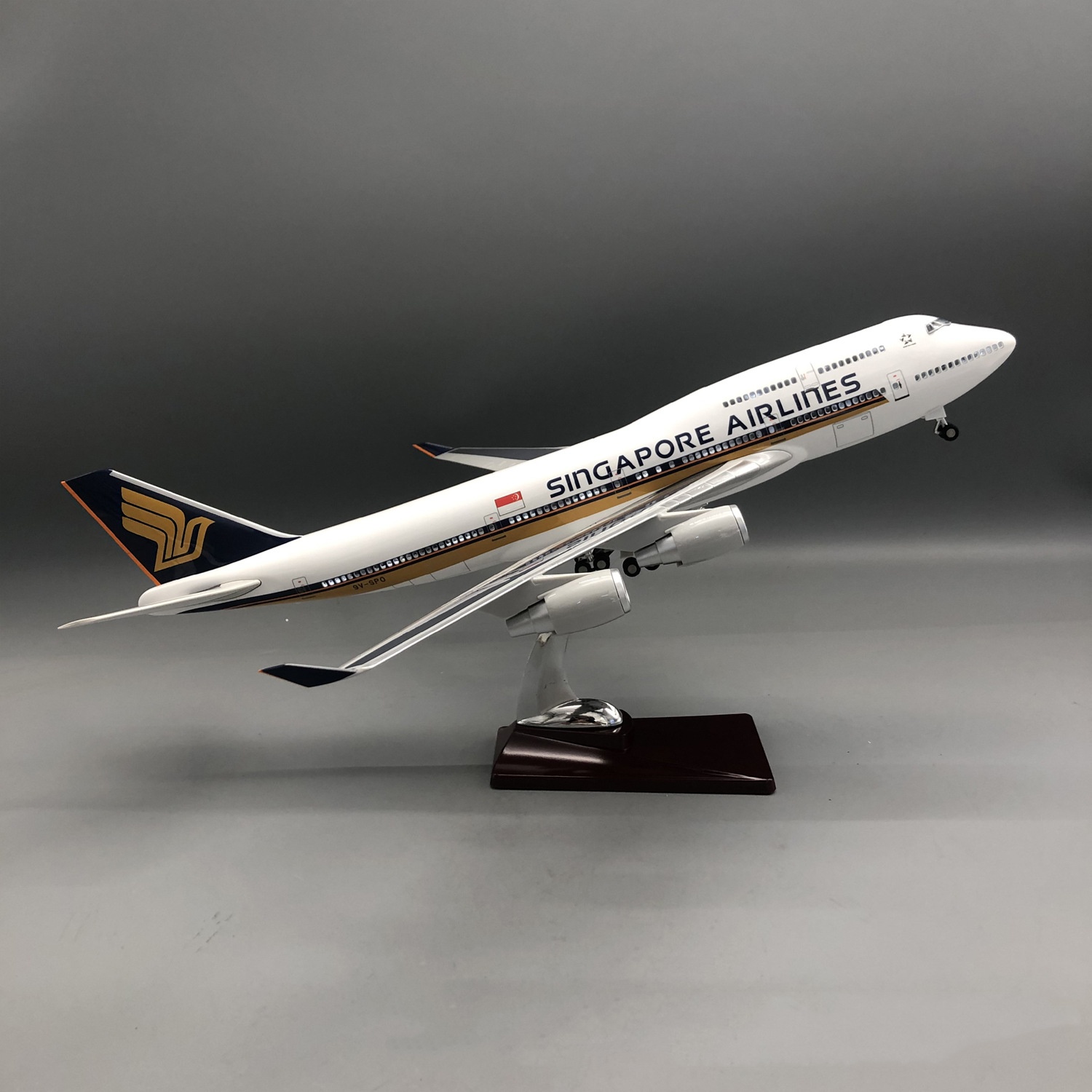 Model Kit Singapore - 47 センチメートルダイキャスト 1:160 スケール飛行機 B747 シンガポール航空樹脂飛行機モデルキットオープンハッチドア