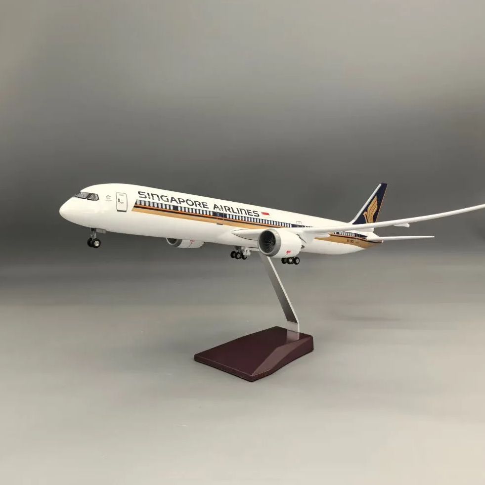 模型飛行機 レジン製 航空機 1/130スケール 47CM  - Model Kit Singapore のレビューと価格