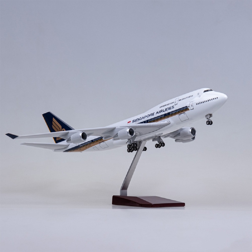 シンガポール航空 A350/A380/B747 スケール航空 - Model Kit Singapore のレビューと価格
