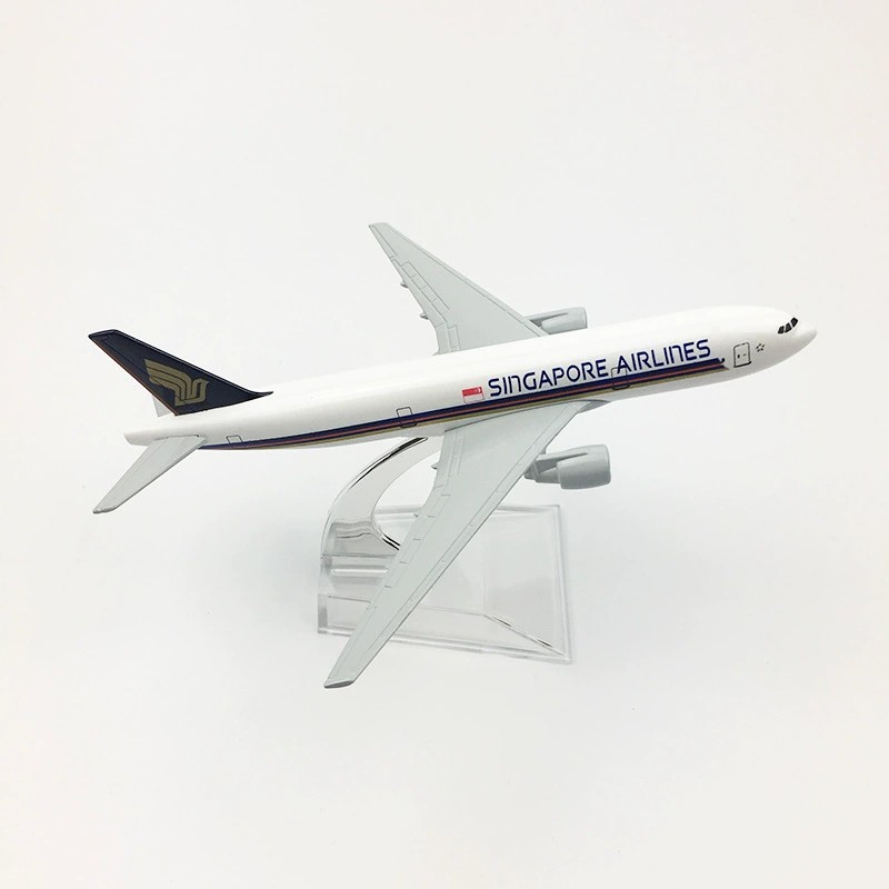 16cm B777 シンガポール航空 メタル 1/400スケ - Model Kit Singapore のレビューと価格